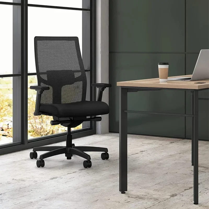 Task Chair Mid Back - Ein ergonomischer Arbeitsstuhl aus Netzstoff mit